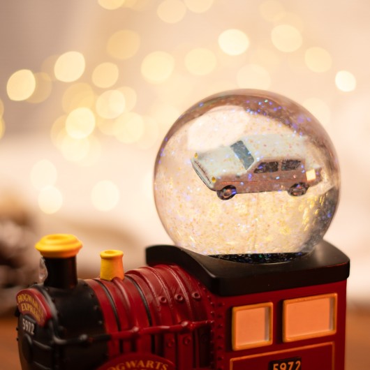 HARRY POTTER SNOW GLOBE