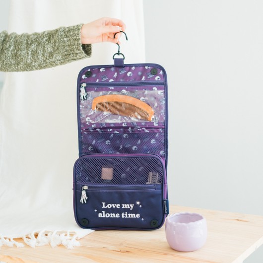 WEDNESDAY HANGING TRAVEL TOILETRY BAG