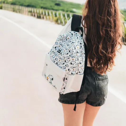 SNOOPY LAZY DAYS BACKPACK