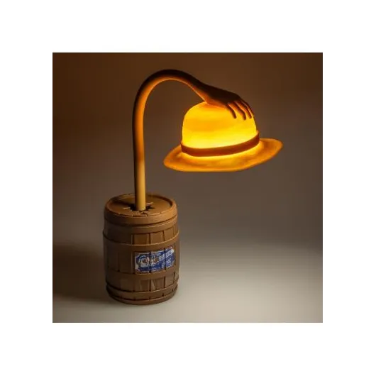Straw Hat Posable Light