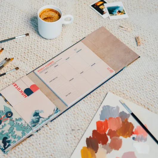 HOKUSAI WEEKLY PLANNER WITH STICKY NOTES