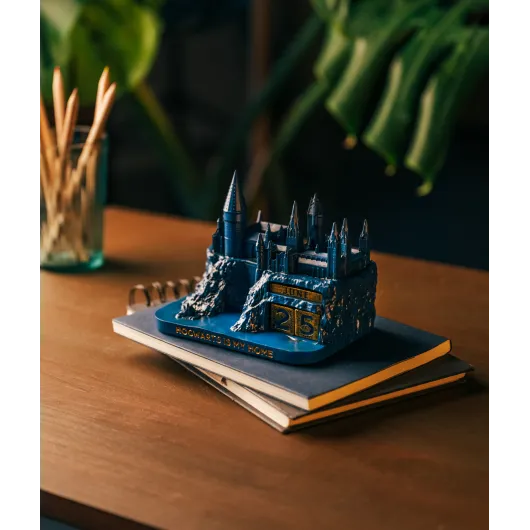HARRY POTTER HOGWARTS 3D PERPETUAL CALENDAR