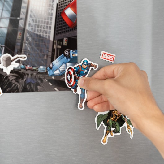 MARVEL AVENGERS DIE-CUT MAGNET SET