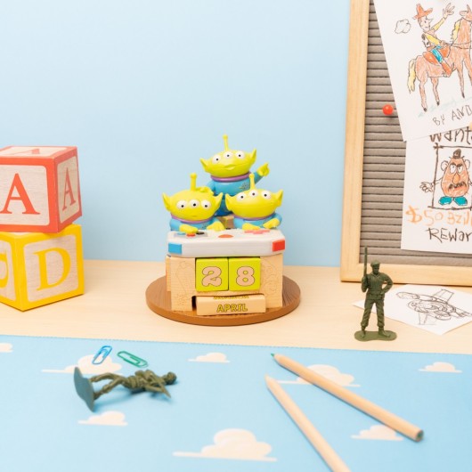 DISNEY PIXAR TOY STORY ALIENS 3D PERPETUAL CALENDAR