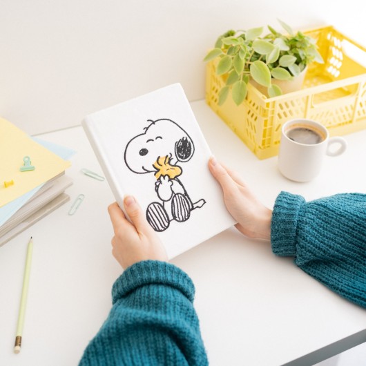 CUADERNO PREMIUM A5 TAPA FELPA SNOOPY