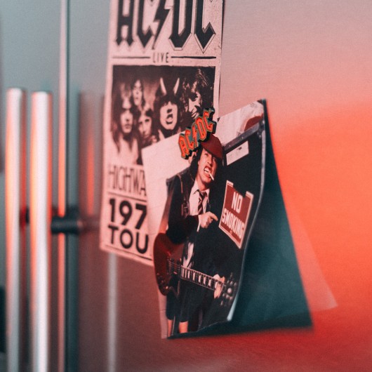 IMAN AC/DC