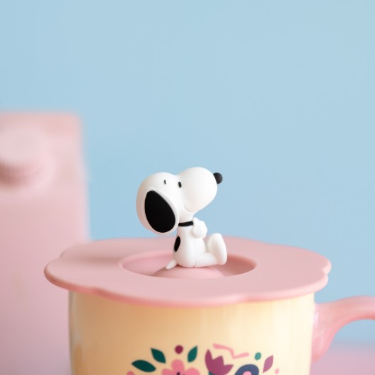 TAZA PREMIUM CON TAPA SNOOPY