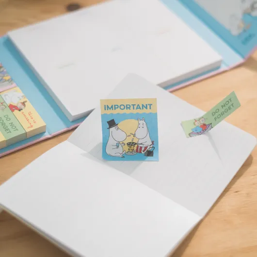 PLANIFICADOR SEMANAL CON NOTAS ADHESIVAS MOOMIN