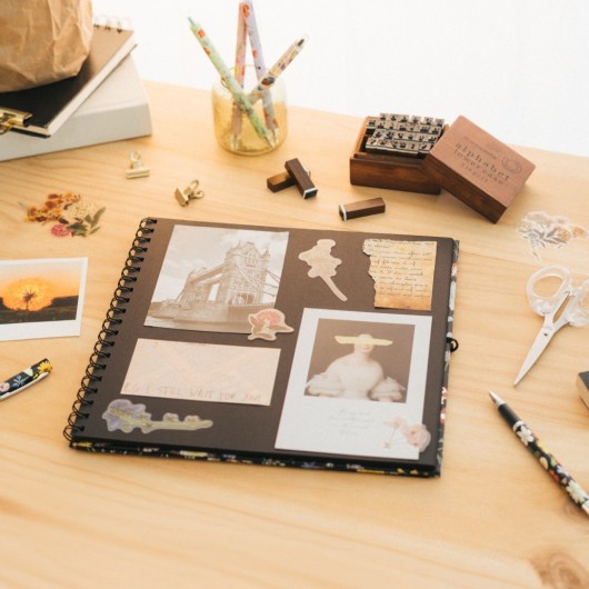 SCRAPBOOK ALBUM FOTO 26X26CM 40 PAGINAS SLEEPLESS GARDEN