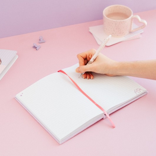 CUADERNO PREMIUM A5 TAPA FELPA PUSHEEN MOMENTS