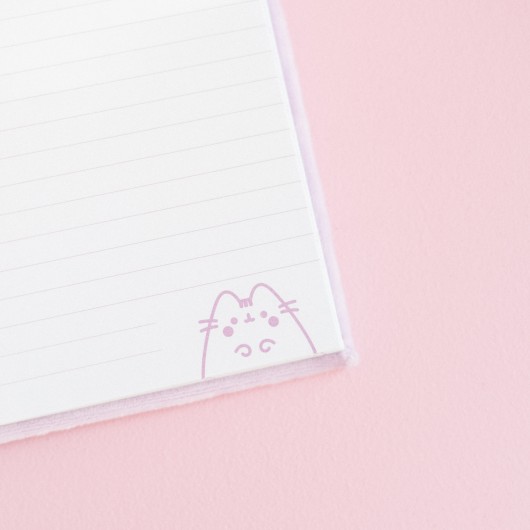 CUADERNO PREMIUM A5 TAPA FELPA PUSHEEN MOMENTS