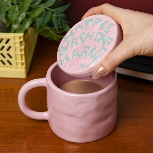 TAZA CON TAPA HARRY POTTER PASTEL FELIZ CUMPLEAÑOS