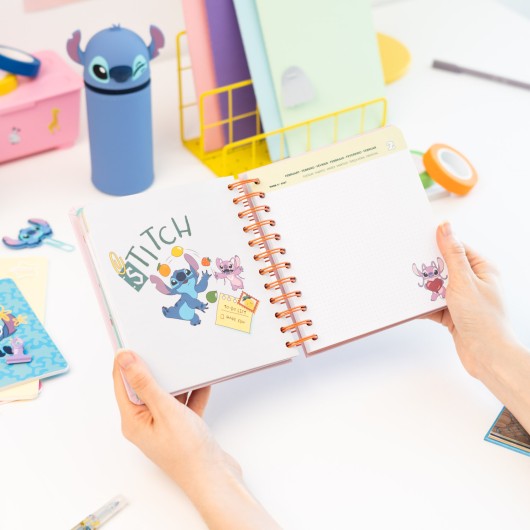 AGENDA ESCOLAR 2026/2027 DIA PAGINA M 11 MESES DISNEY STITCH Y ANGEL