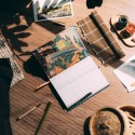 AGENDA ANUAL 2027 SEMANA VISTA A5 PROYECTA PEONIES AND CANARY