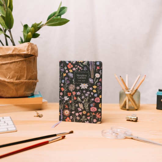 AGENDA ANUAL 2027 SEMANA VISTA A6 SLEEPLESS GARDEN