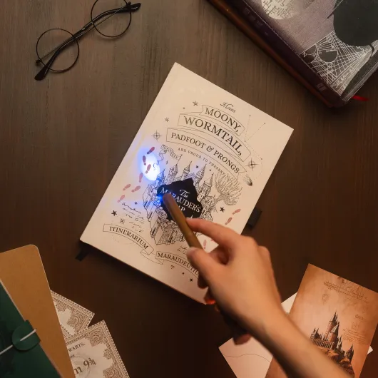 CARNET PREMIUM A5 ENCRE À CHANGEMENT DE COULEUR HARRY POTTER - CARTE DU MARAUDEUR