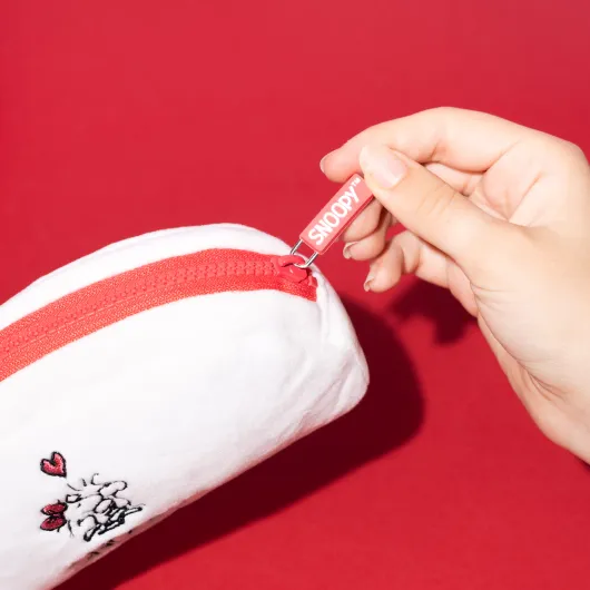 TROUSSE EN PELUCHE SNOOPY LOVE SEASON