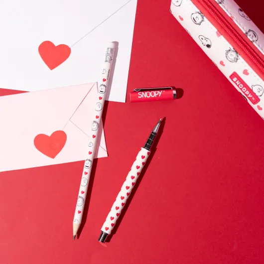 SET TROUSSE AVEC STYLO ET CRAYON SNOOPY LOVE SEASON