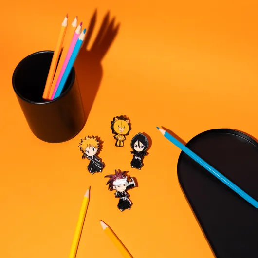 ENSEMBLE DE 4 PIN’S BLEACH