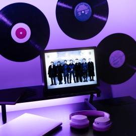 ILLUSTRATION LED ENCADRÉE BTS 2