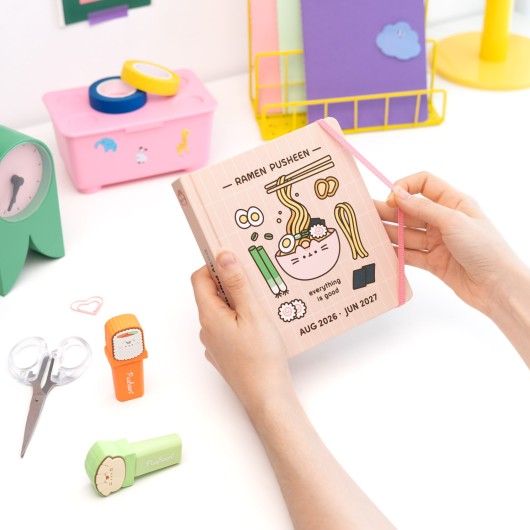 AGENDA SCOLAIRE 2026/2027 JOURNALIER M RELIÉ 11 MOIS PUSHEEN SUSHI ROLL
