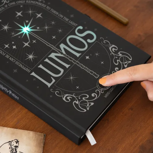 QUADERNO PREMIUM A5 CON LUCE HARRY POTTER LUMOS MAXIMA