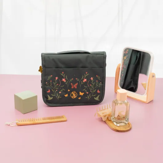 BEAUTY CASE CON GANCIO DA VIAGGIO WICKED PARTE 2