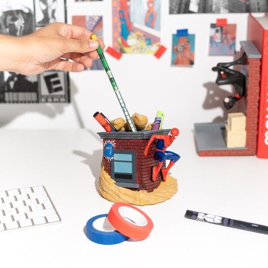 PORTAPENNE CON SET DI SCRITTURA MARVEL SPIDERMAN