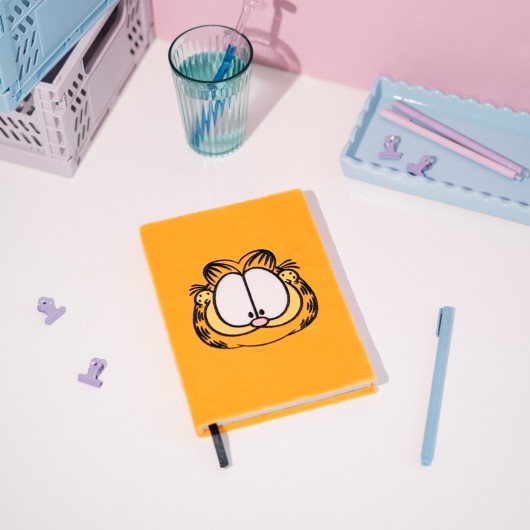 CADERNO PREMIUM A5 TAPA FELPA GARFIELD