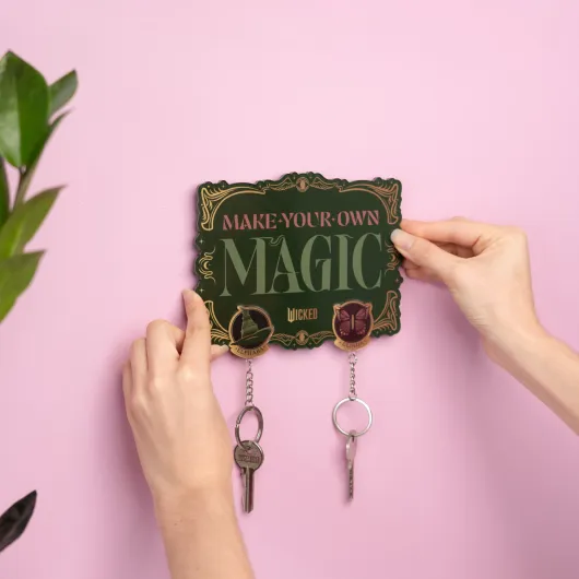 COLGADOR DE LLAVES CON LLAVERO WICKED PARTE 2