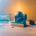 SUPORTE DE LIVROS STAR WARS THE MANDALORIAN AND GROGU