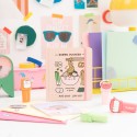 AGENDA ESCOLAR 2026/2027 DIA PÁGINA M COM LOMBADA 11 MESES PUSHEEN SUSHI ROLL