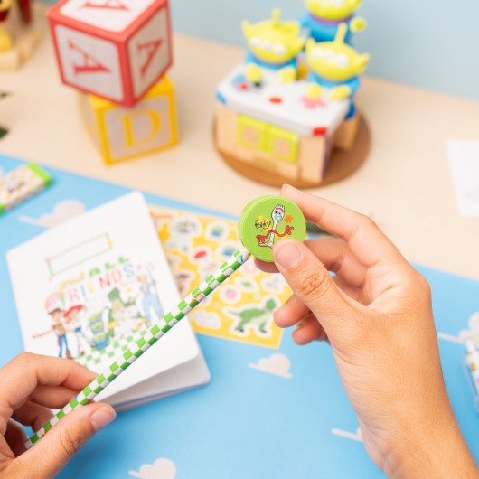 CONJUNTO BÁSICO DE PAPELARIA DISNEY PIXAR TOY STORY